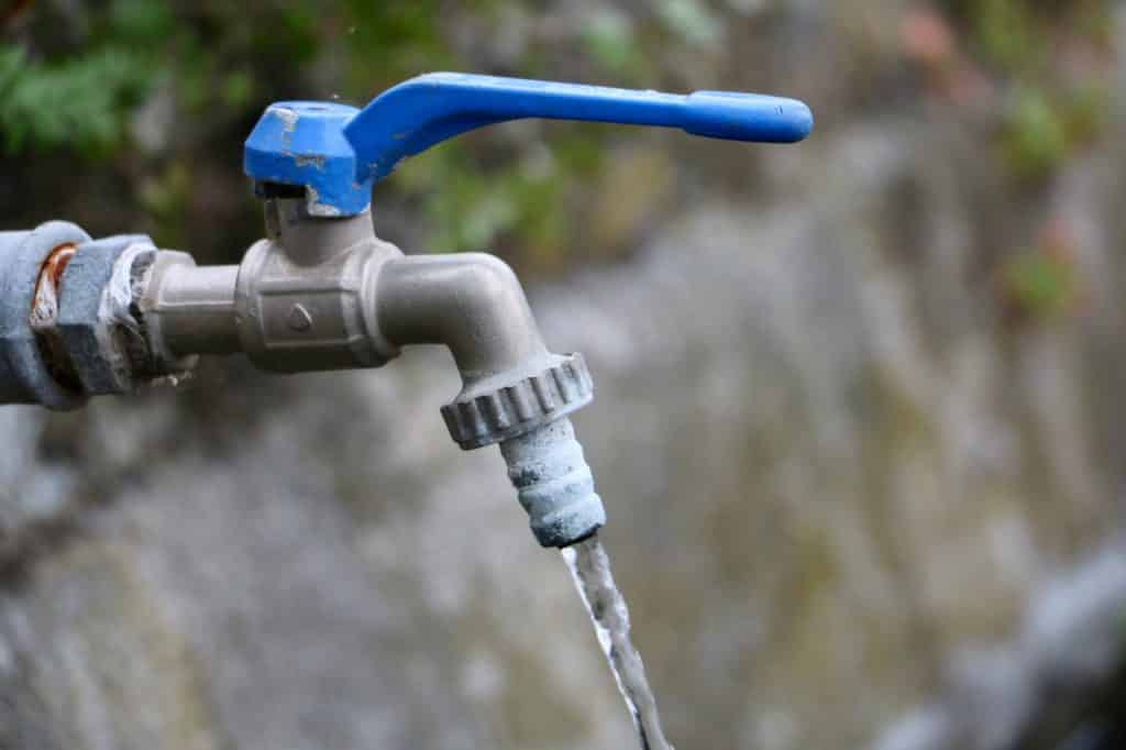 robinet de jardin eau propre